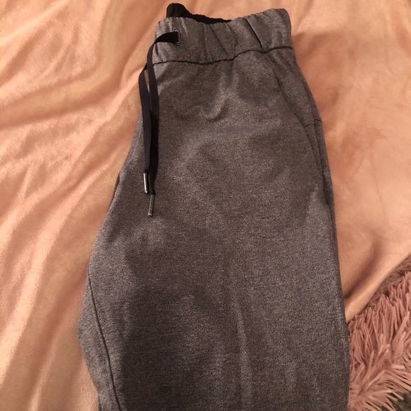 Lululemon on the fly crop 23’ - Picture 3 of 4